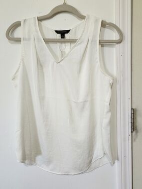 Banana Republic White V-Neck Sleeveless  Camisole, NWT